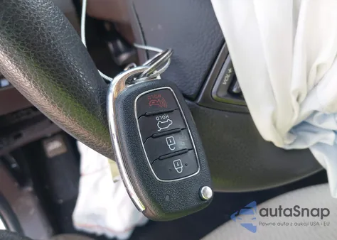 2017 Hyundai Santa Fe Sport 2.4L z USA, uszkodzony, nr VIN 5NMZT3LBXHH020491